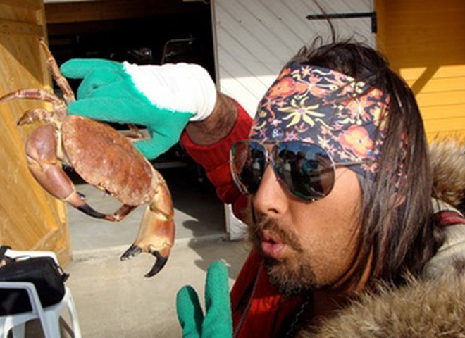 Особенно ведущему пришлась по душе местная кухня