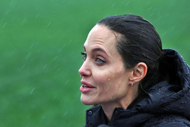 Анджелина Джоли в лагере для беженцев в Ливане