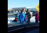 Полили тротуар водой )