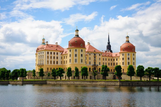 Тайна немецкого замка Морицбург: секретный погреб фюрера 