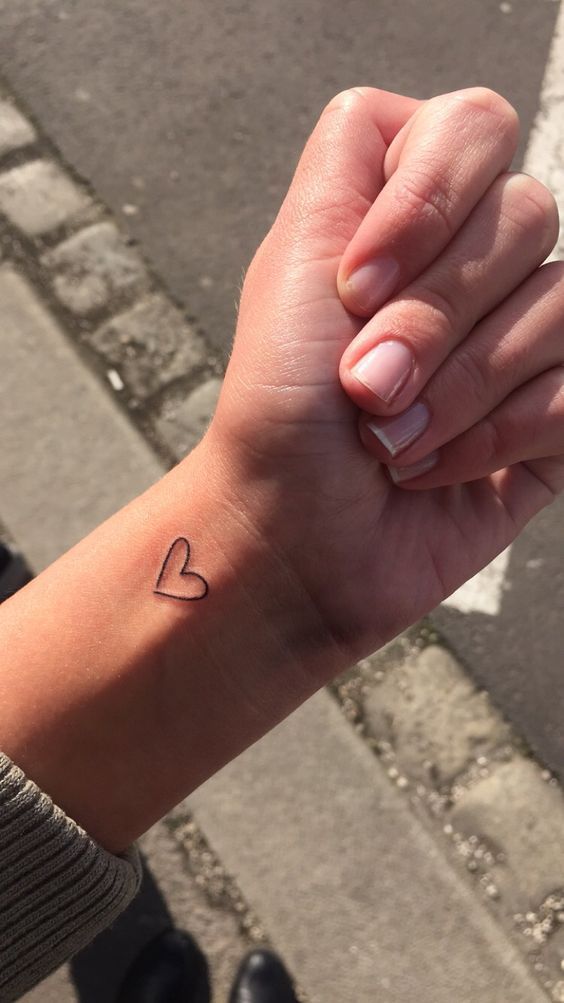 Красиві маленькі татуювання для дівчат на руці