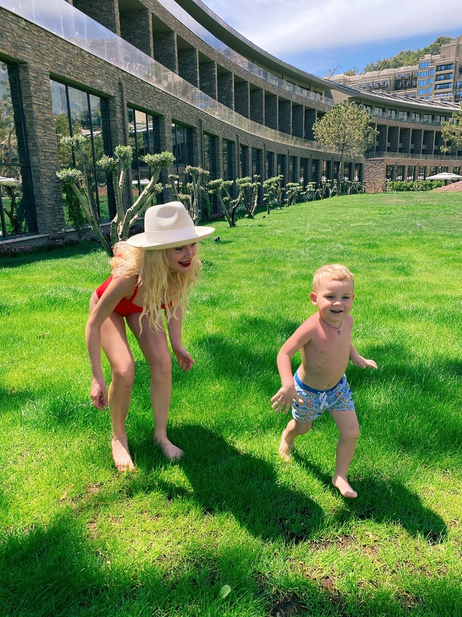 Миша Романова с Мартином в Турции