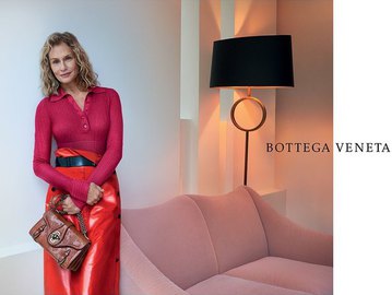 73-річна модель знялася для Bottega Veneta
