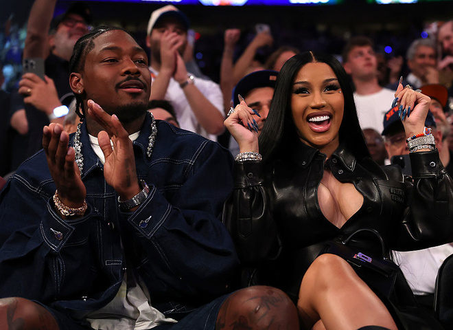 Карді Бі стала мамою вчетверте