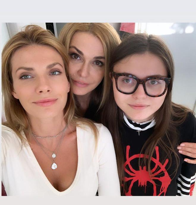Ольга Сумська з дочками