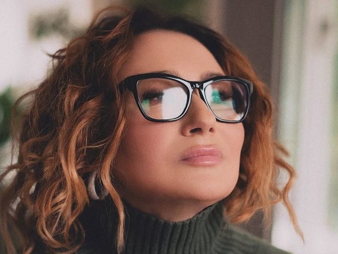 «Буремні 90-ті»: Мозгова показала себе у 18-річному віці