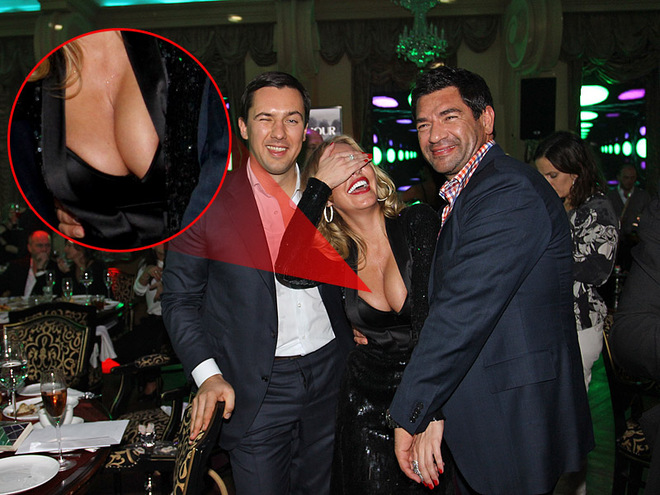 Маша Малиновская показала грудь