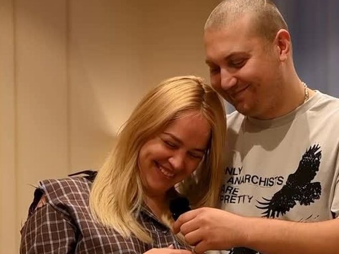 «Ми створили любов»: Бєлєнь замилувала новими кадрами з дочкою та чоловіком