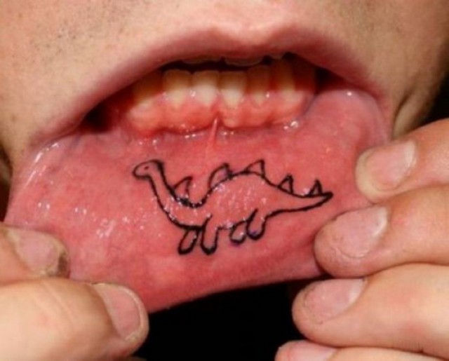 Татуировки на губах... Это стоит посмотреть