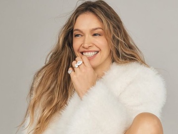 Брежнєва показала нову фотосесію на честь 44-річчя та закликала донатити