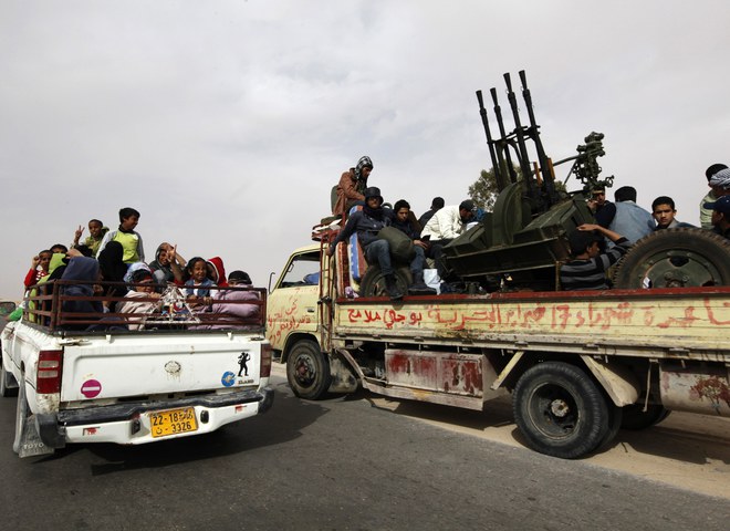 Повстанцы бегут от Каддафи
