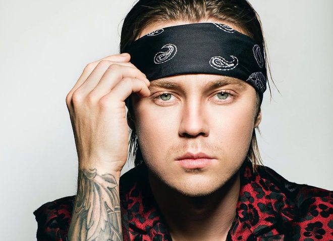 Артем Пивоваров