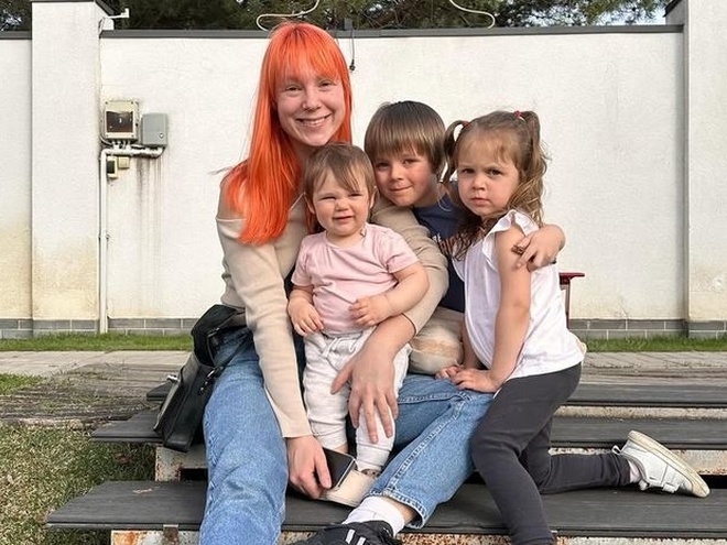 «Чоловік ще не знає»: відома співачка заговорила про четверту дитину