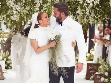 Стало відомо, як Дженніфер Лопес та Бен Аффлек відсвяткували першу річницю весілля