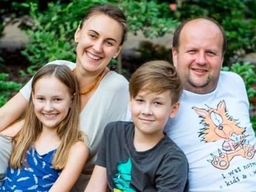 Соліст гурту «ТІК» Віктор Бронюк показав архівні фото зі свого весілля