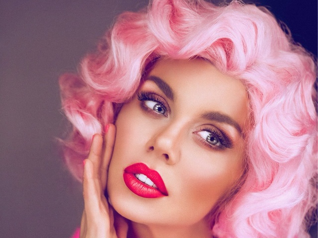 Анна Седокова и MONATIK