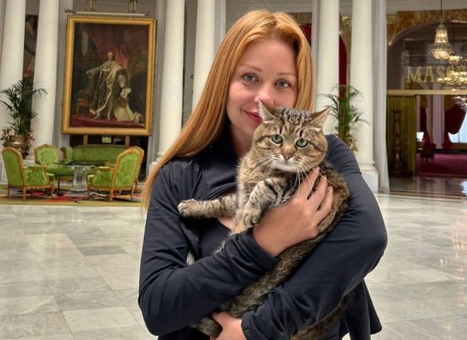 Тина Кароль и кот Степан