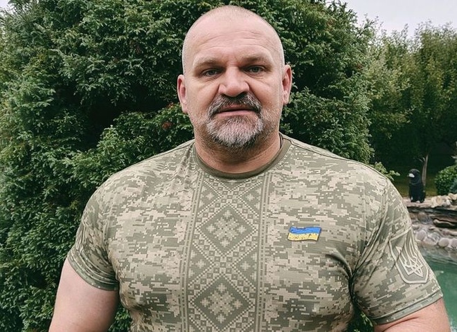 Вірастюк розлучився з дружиною та показав перше фото з новою обраницею