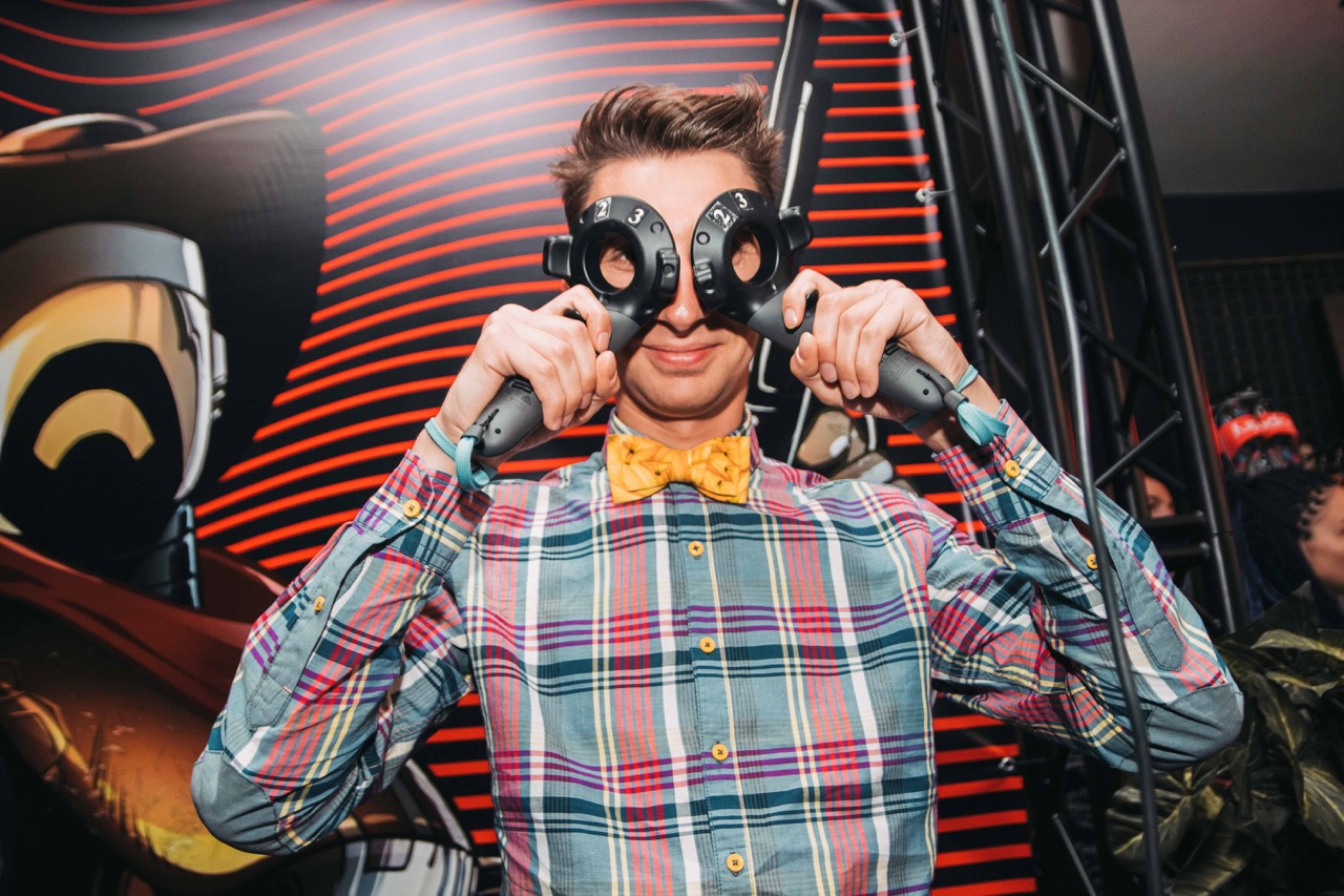 В Киеве прошла селебритиз-презентация игры RevolVR "Дикий запад"