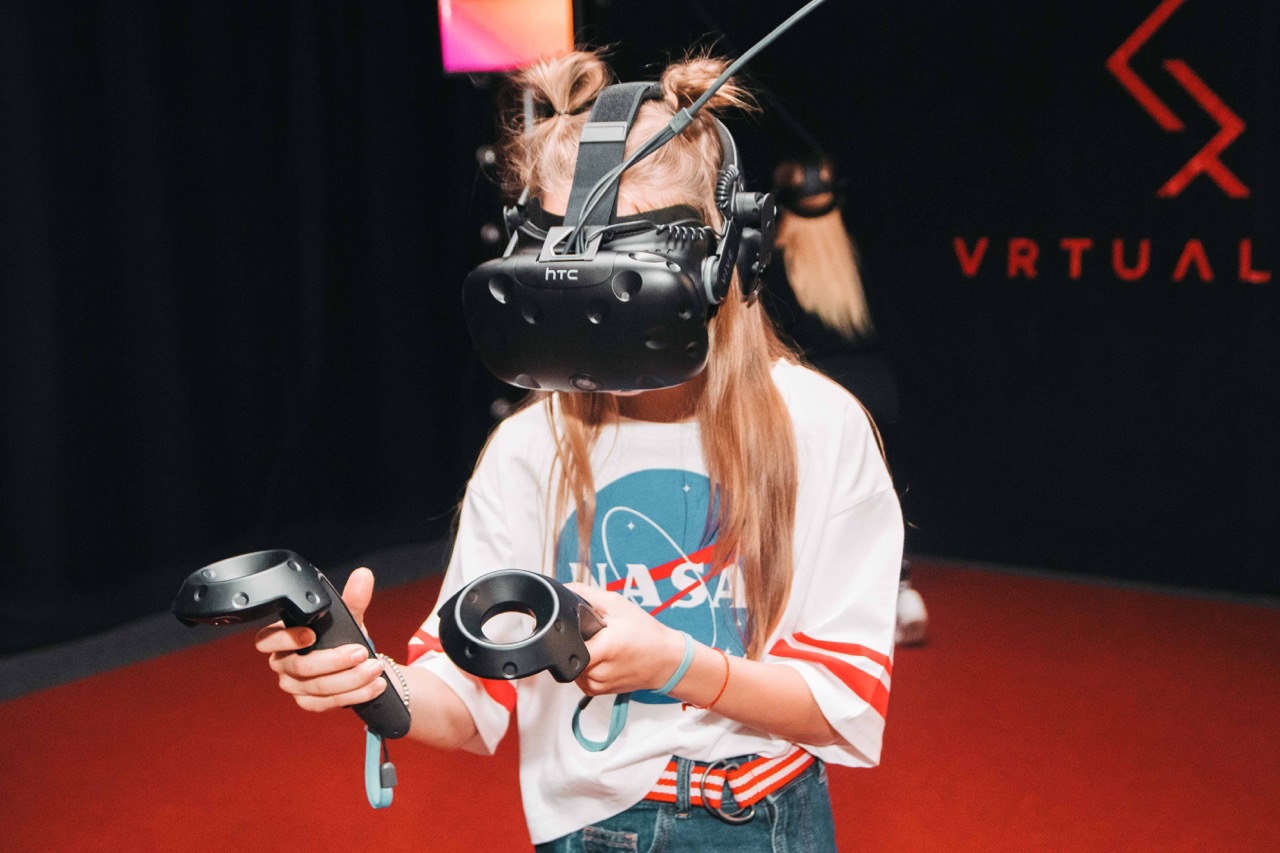 В Киеве прошла селебритиз-презентация игры RevolVR "Дикий запад"