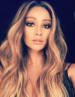 Возвращение к истокам: в моду вернулись очень длинные волосы