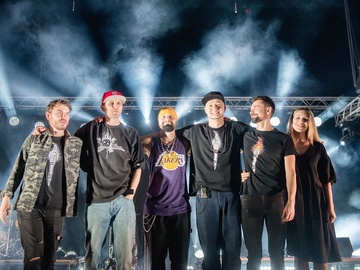 Скандал довкола «Бумбокса»: з мережі зникли альбом «Рубікон» та дует з Кароль