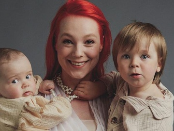 Останні дні до пологів: Тарабарова оголила вагітний животик у новій фотосесії