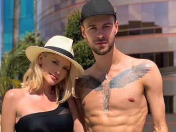 Ексучасниця «ВІА Гри» Романова показала себе та Барських на спільному відпочинку 10 років тому