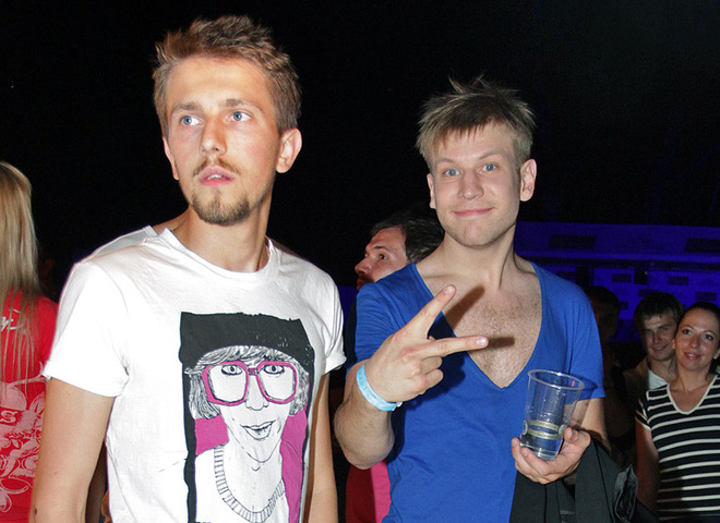 Кузьма делил съемочную площадку с Поющими трусами