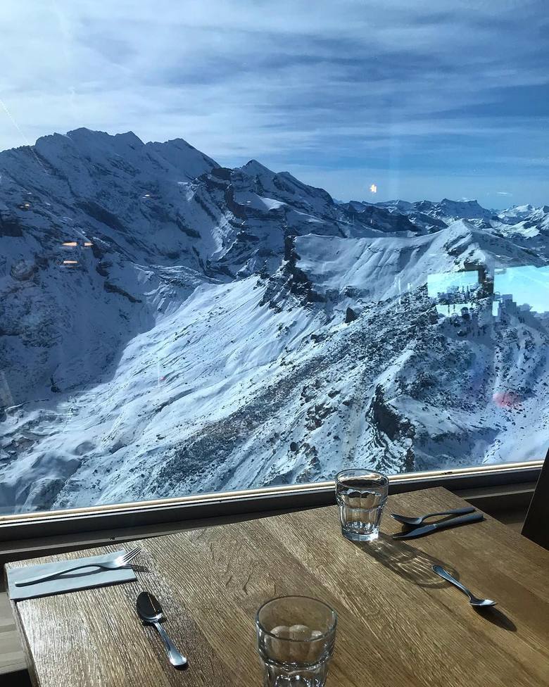 10 самых оригинальных ресторанов мира: Piz Gloria. Шильтхорн, Швейцария
