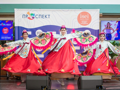 Сети корейской косметики Isei 3 года: яркий праздник в ТРК Проспект для любимых клиентов