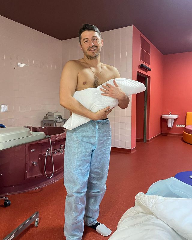 Сергей Притула с новорожденной дочерью Стефанией