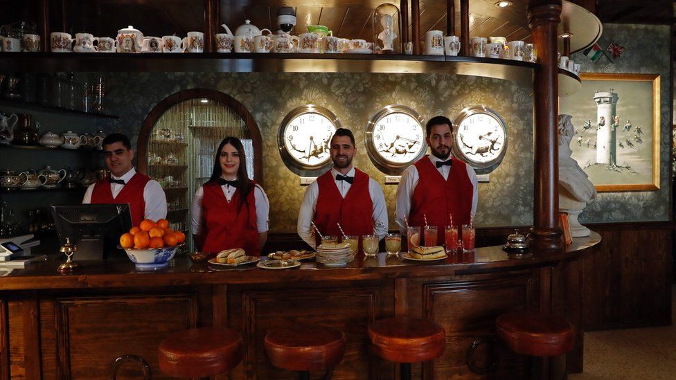 Бэнкси расписал отель в Вифлееме