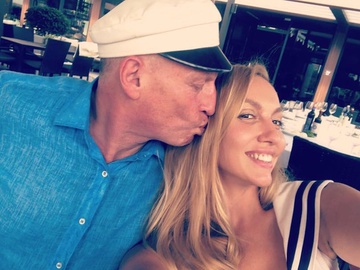 «Нашій сім’ї — 19»: Оля Полякова показала нове фото з чоловіком з нагоди їхньої річниці весілля