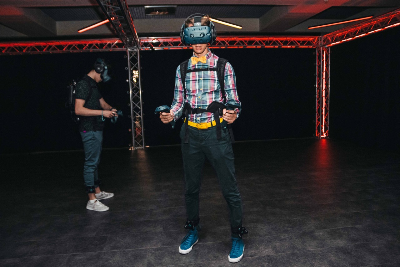 В Киеве прошла селебритиз-презентация игры RevolVR "Дикий запад"