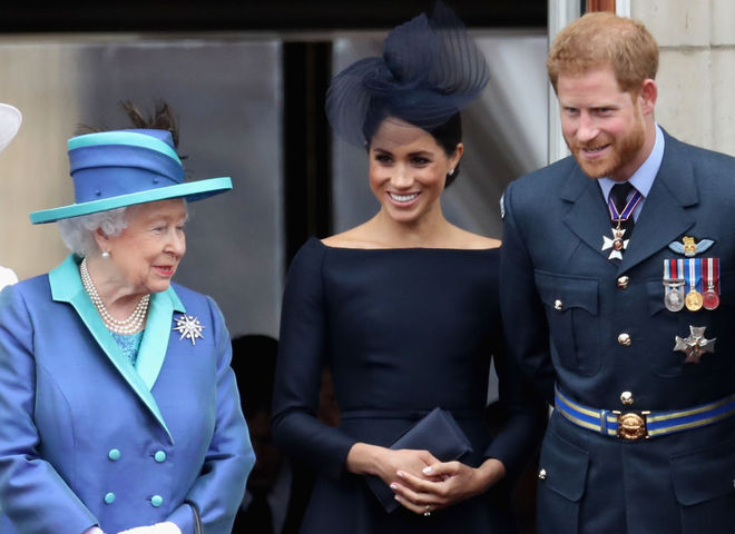 Єлизавета ІІ та герцоги Сассекські