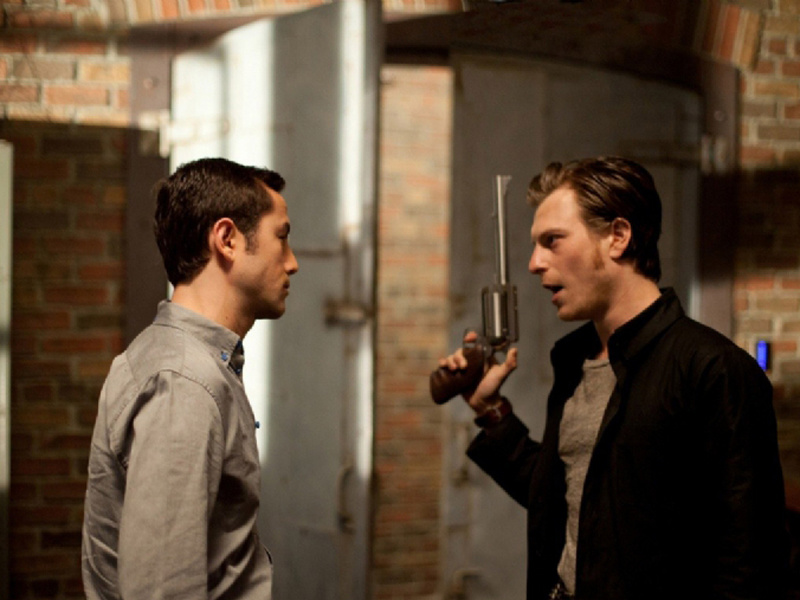 Кадры из фильма "Петля времени"