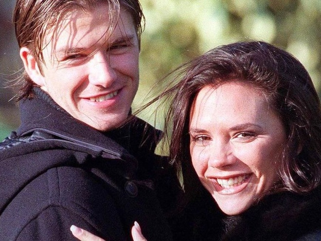 "Найліпша сестра по чарці": Бекгем привітав дружину з нагоди річниці, виставивши фото з 99-го