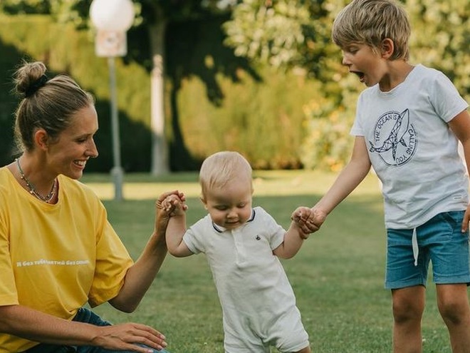 Осадча запостила рідкісні фото молодшого сина з нагоди його другого дня народження