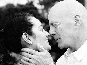 Дружина Брюса Вілліса зворушливо привітала актора з річницею стосунків