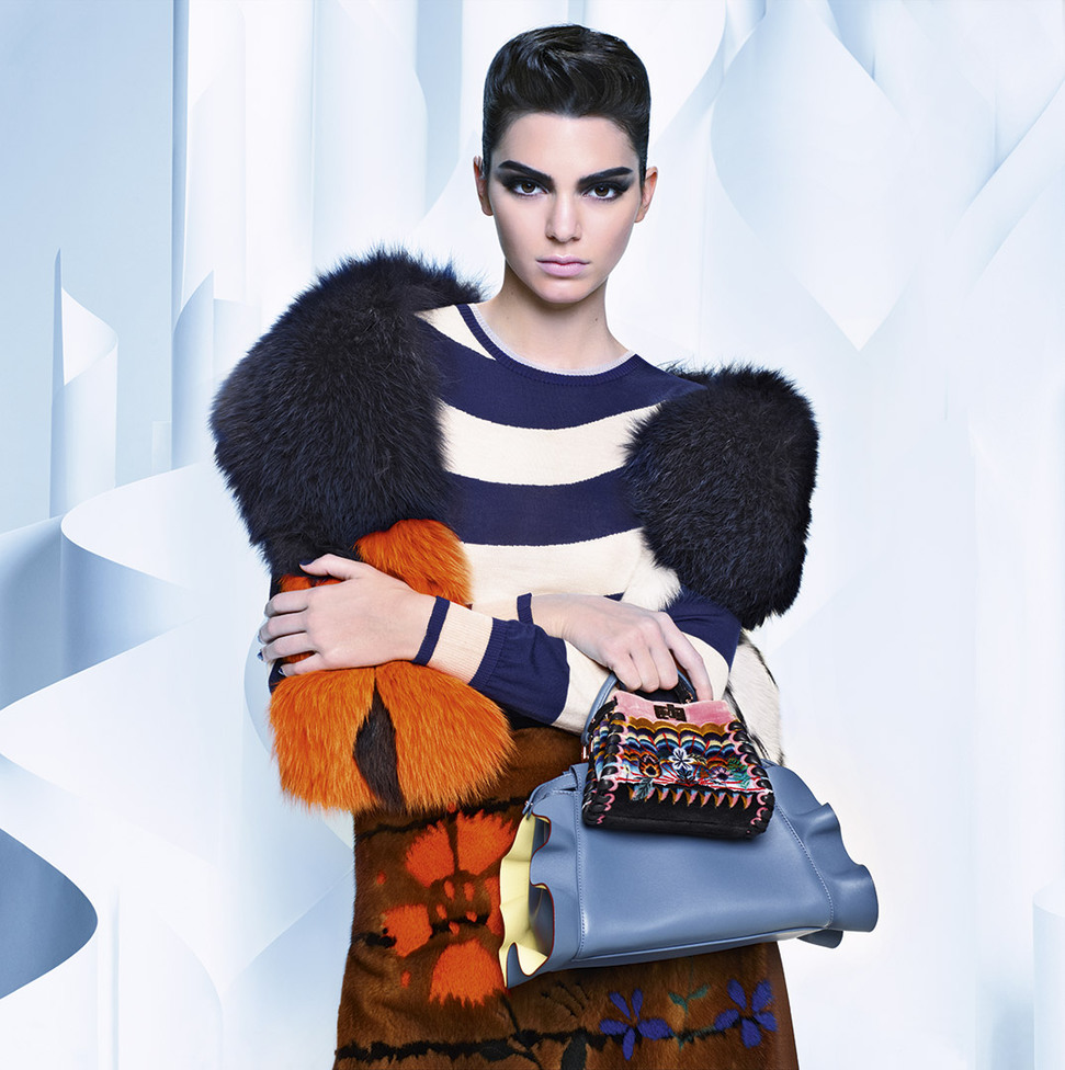 Кендалл Дженнер сменила имидж в лукбуке Fendi  FW 2016