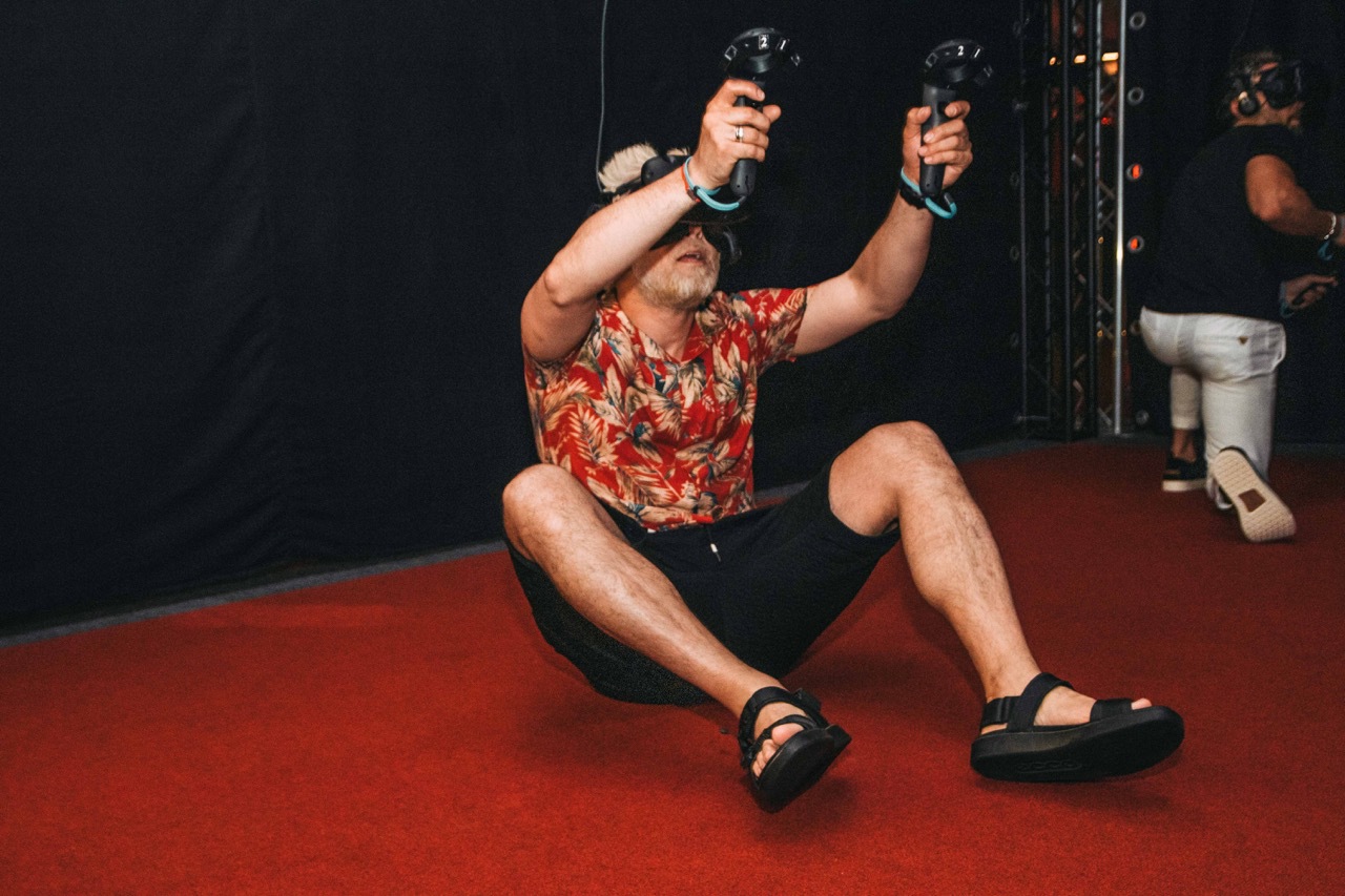 В Киеве прошла селебритиз-презентация игры RevolVR "Дикий запад"