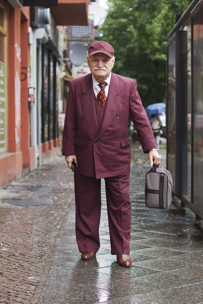 Как стареть стильно: 86-летний портной поражает стильными образами 