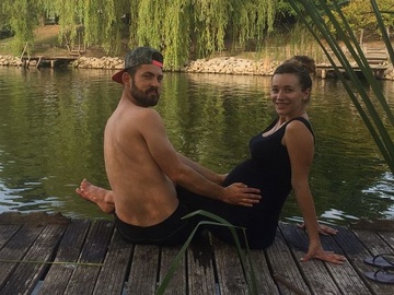 Дружина Андрія Бєднякова вперше засвітила на фото обличчя їхнього 5-місячного сина Остапа