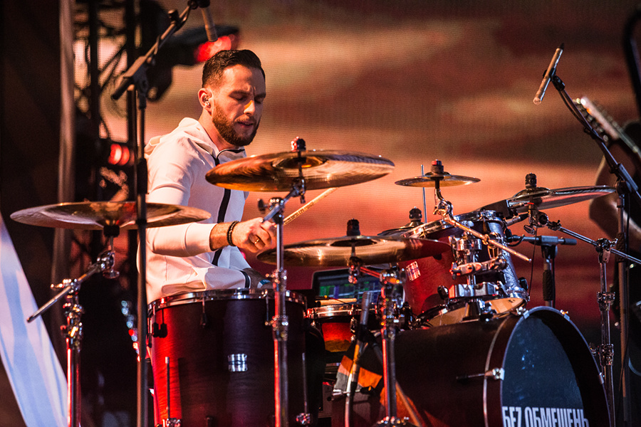 БЕZ ОБМЕЖЕНЬ