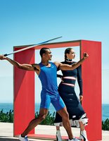Джіджі Хадід і Ештон Ітон в фотосесії Vogue (серпень, 2016)