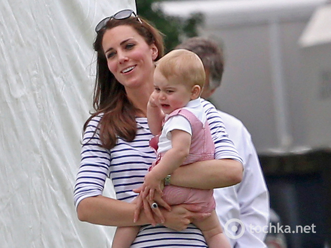 Кейт Миддлтон с ребенком