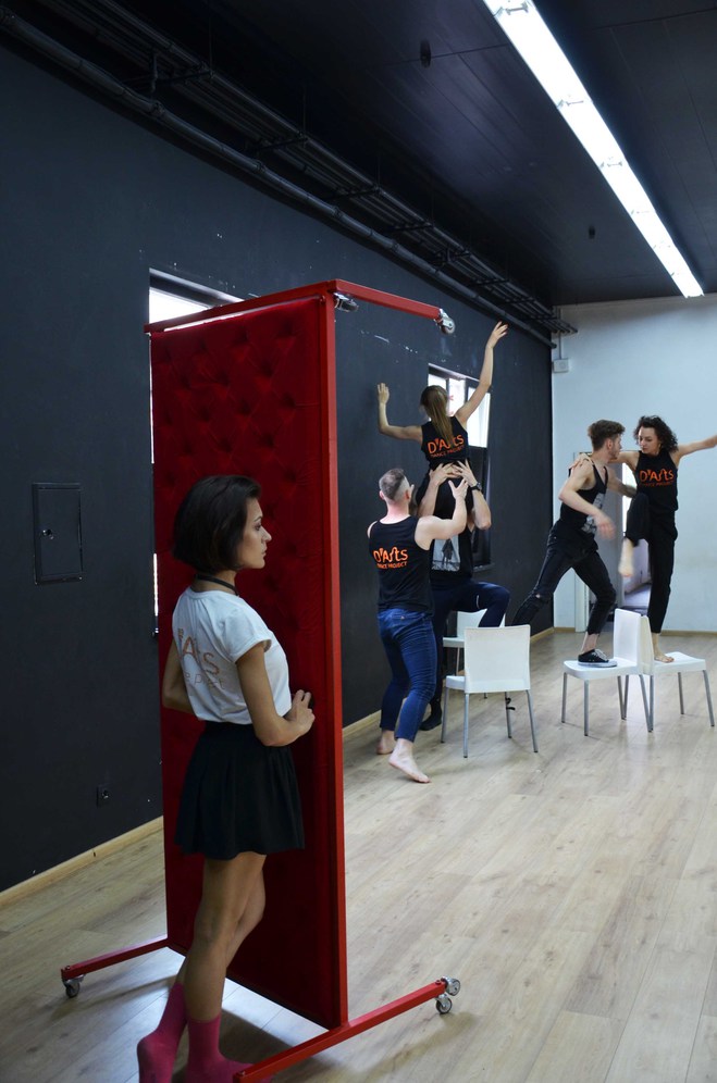 D’Arts Dance Project  показали кадри з репетиції нового шоу "За зачиненими дверима"