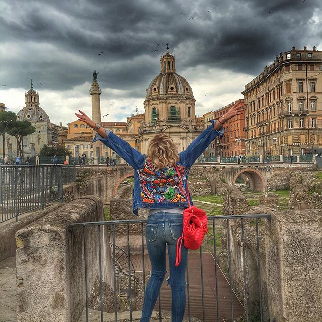 Бузова в Италии