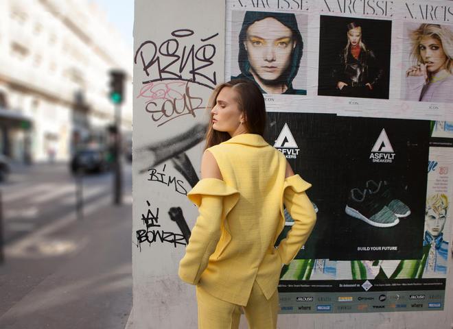 Топ-модель Алла Костромичева снялась в street-style в коллекции Nadya Dzyak
